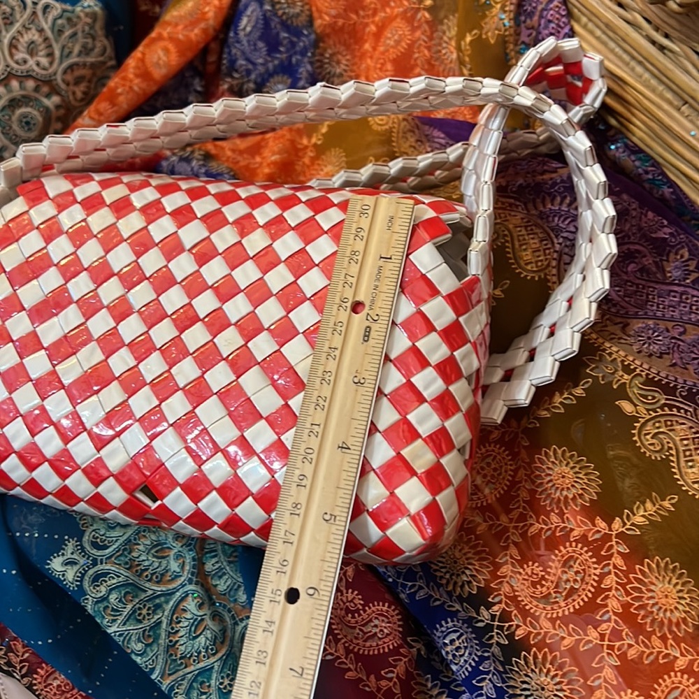 Candy Wrapper Style Weave Handbag - image 7